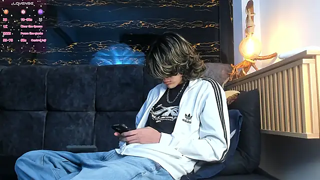 Snapshot of Diamond_twink chatting on 10.30.25 Diamond twink online show from 10.30.25