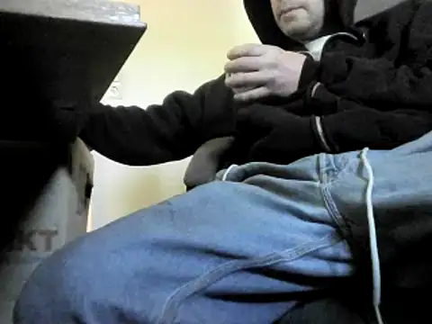 Snapshot of skateboy78 chatting on 03.03.25 skateboy78 online show from 03.03.25