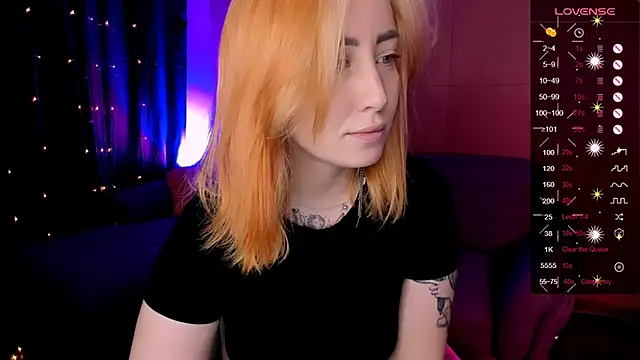 Snapshot of deboramoore chatting on 06.12.26 deboramoore online show from 06.12.26