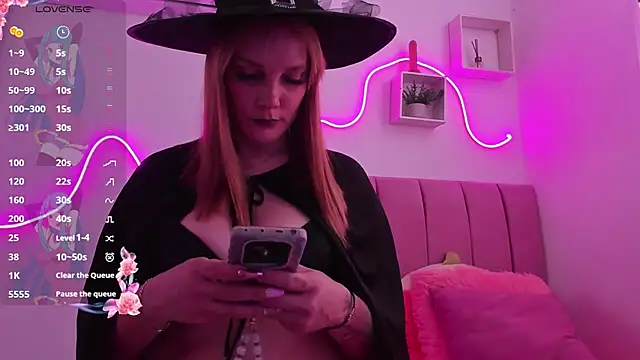 Alaya luna online show from 10.31.25