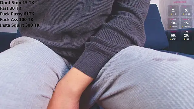 Snapshot of couplelove543 chatting on 09.22.25 couplelove543 online show from 09.22.25