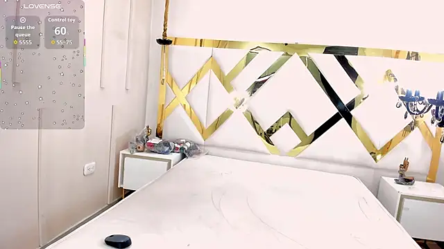 Snapshot of Sweet_Lucyy chatting on 10.23.25 Sweet Lucyy online show from 10.23.25