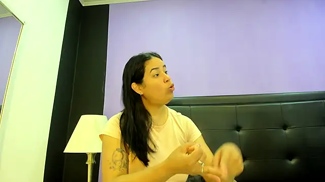 Snapshot of GreciaFox1 chatting on 06.19.26 GreciaFox1 online show from 06.19.26