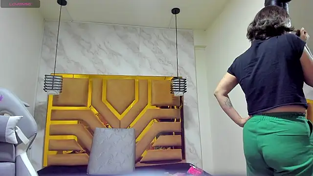 Luciifeer  online show from 10.21.25