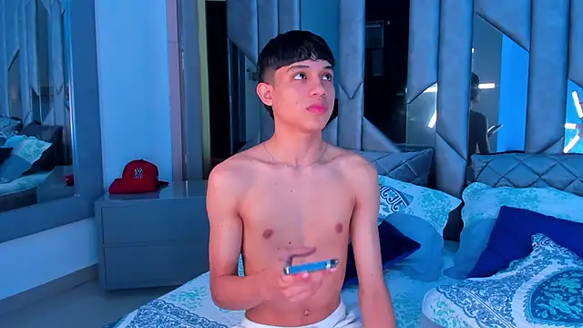 Sebax Young online show from 09.18.25