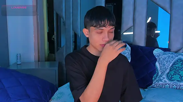 Sebax Young online show from 09.20.25