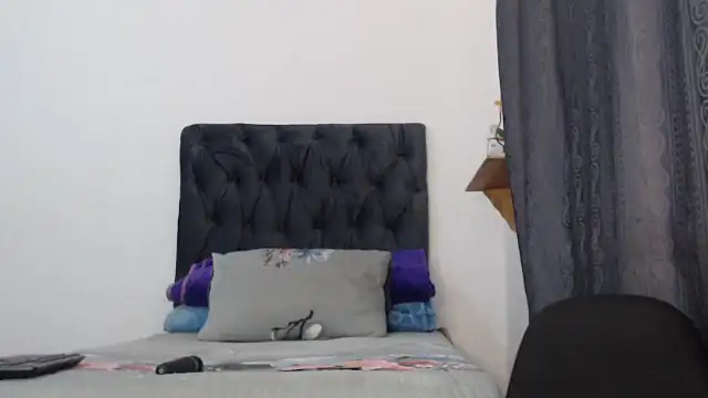 Busty-Caramel online show from 09.28.25