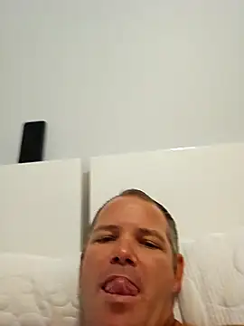 Snapshot of cubanitofeliz40 chatting on 09.22.25 cubanitofeliz40 online show from 09.22.25