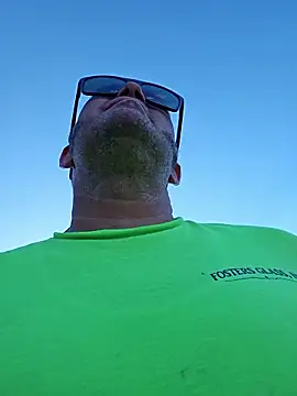 Snapshot of cubanitofeliz40 chatting on 10.30.25 cubanitofeliz40 online show from 10.30.25