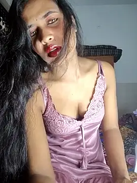 cute radhikaa online show from 09.12.25