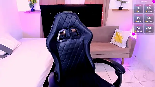 Sarah Brooke online show from 10.27.25