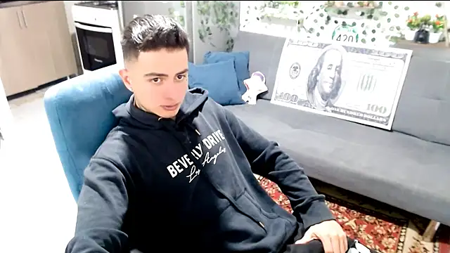 Snapshot of santii_ss chatting on 02.11.26 santii ss online show from 02.11.26