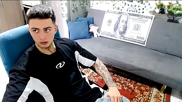 Snapshot of santii_ss chatting on 02.12.26 santii ss online show from 02.12.26