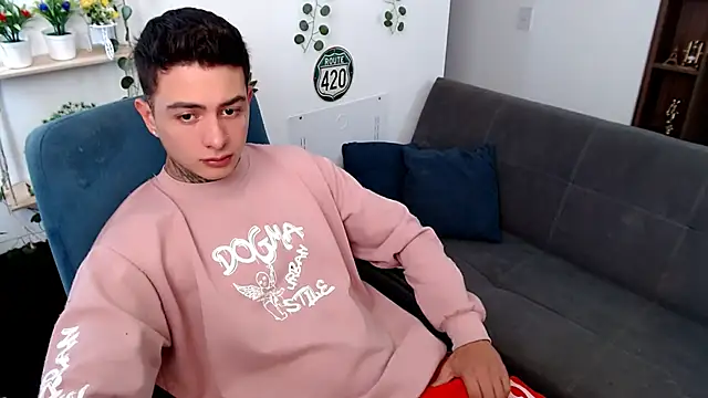 Snapshot of santii_ss chatting on 03.11.26 santii ss online show from 03.11.26