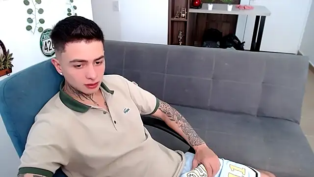 Snapshot of santii_ss chatting on 03.16.26 santii ss online show from 03.16.26