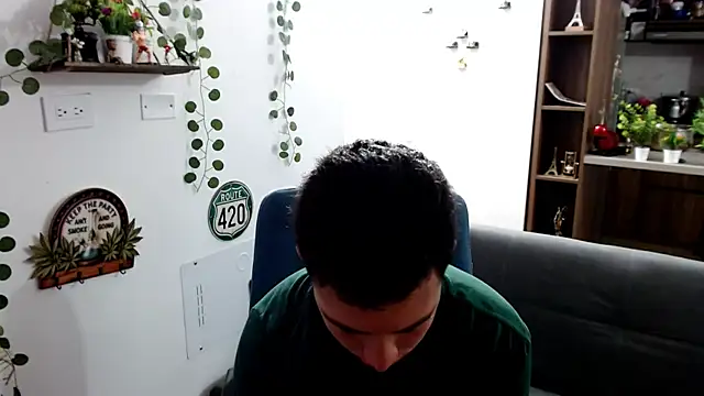 Snapshot of santii_ss chatting on 03.20.26 santii ss online show from 03.20.26