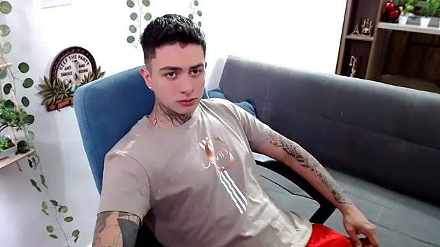 Snapshot of santii_ss chatting on 03.23.26 santii ss online show from 03.23.26