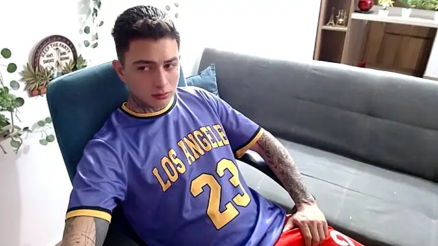 Snapshot of santii_ss chatting on 03.30.26 santii ss online show from 03.30.26