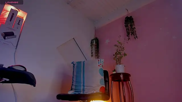 Chloe cooperr online show from 10.11.25