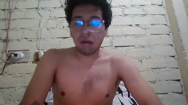 LecheDeSoya666 online show from 12.18.25