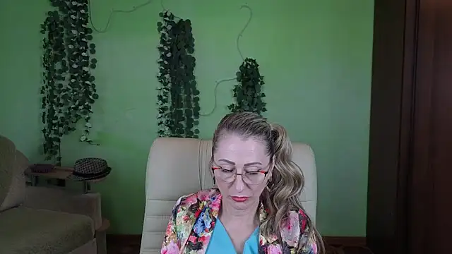 Habibi Honeyy online show from 10.18.25