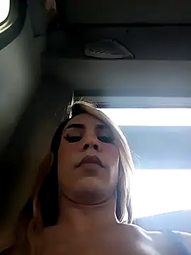 Snapshot of Daliana_Gounbolt chatting on 10.31.25 Daliana Gounbolt online show from 10.31.25