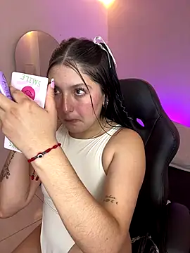 Snapshot of Celestee69 chatting on 10.17.25 Celestee69 online show from 10.17.25