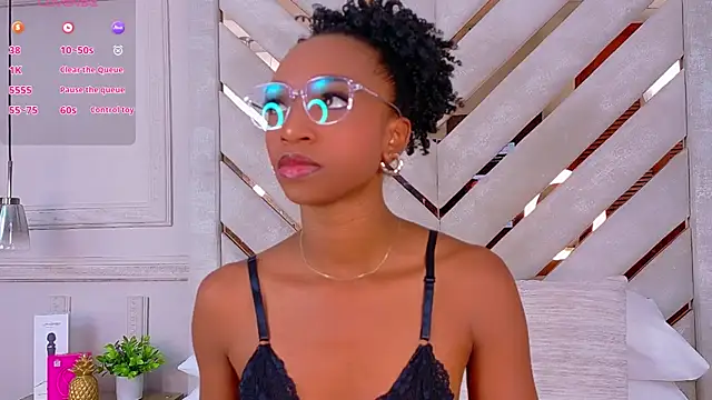 Agatha-Adams online show from 11.04.25