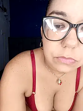 Snapshot of MilfTentasion chatting on 09.16.25 MilfTentasion online show from 09.16.25