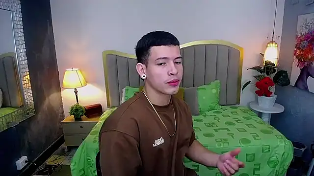 Snapshot of ethan_rodgers chatting on 10.08.25 ethan rodgers online show from 10.08.25