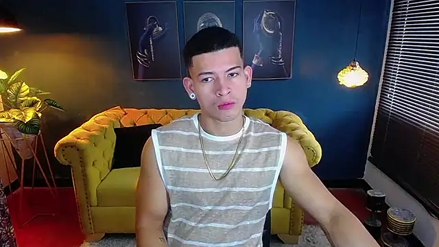 Snapshot of ethan_rodgers chatting on 10.09.25 ethan rodgers online show from 10.09.25