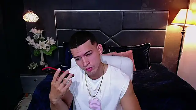 Snapshot of ethan_rodgers chatting on 10.18.25 ethan rodgers online show from 10.18.25