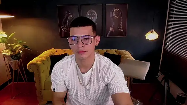 Snapshot of ethan_rodgers chatting on 10.23.25 ethan rodgers online show from 10.23.25