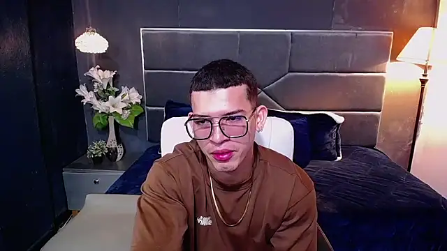 Snapshot of ethan_rodgers chatting on 10.24.25 ethan rodgers online show from 10.24.25