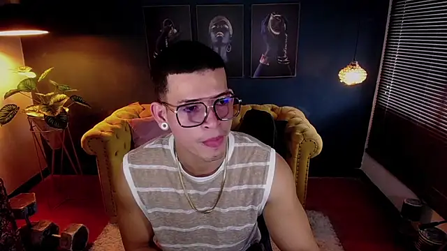 Snapshot of ethan_rodgers chatting on 10.25.25 ethan rodgers online show from 10.25.25