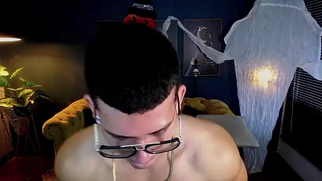 Snapshot of ethan_rodgers chatting on 10.29.25 ethan rodgers online show from 10.29.25