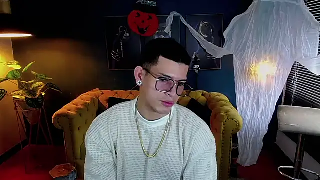 Snapshot of ethan_rodgers chatting on 10.30.25 ethan rodgers online show from 10.30.25