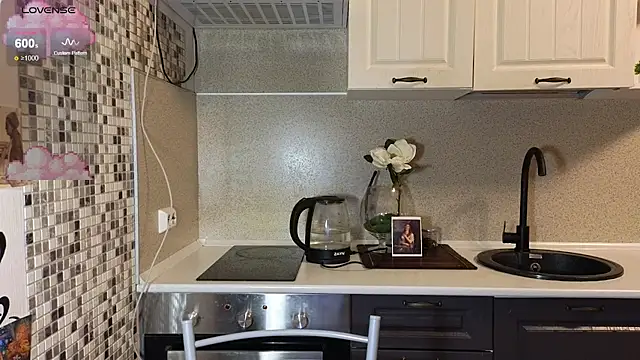 Snapshot of jelly_cherry chatting on 10.13.25 jelly cherry online show from 10.13.25