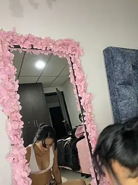 ElisaPeters online show from 10.25.25