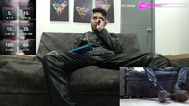 Snapshot of mackdaniels chatting on 10.26.25 mackdaniels online show from 10.26.25