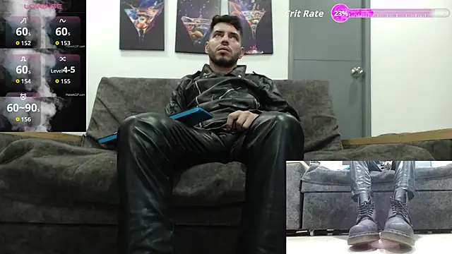 Snapshot of mackdaniels chatting on 10.28.25 mackdaniels online show from 10.28.25