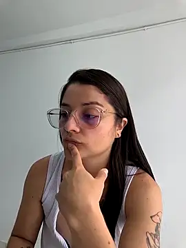 Coralinne   online show from 04.11.26