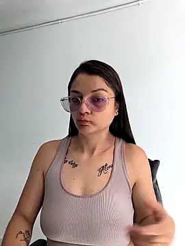 Coralinne   online show from 04.24.26