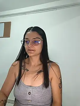 Coralinne   online show from 04.26.26