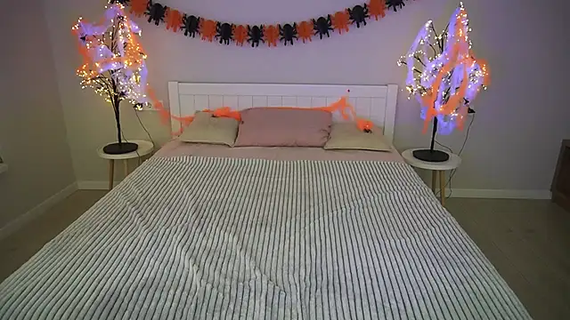 Snapshot of IvyLaurent chatting on 11.02.25 IvyLaurent online show from 11.02.25