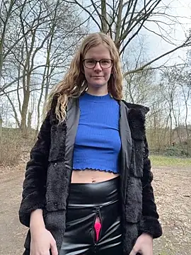 Bikergirl 97 online show from 03.10.26