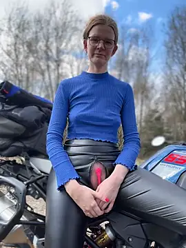 Snapshot of Bikergirl_97 chatting on 03.23.26 Bikergirl 97 online show from 03.23.26