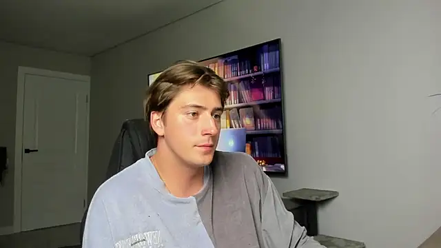 Snapshot of DaniHort chatting on 05.15.26 DaniHort online show from 05.15.26