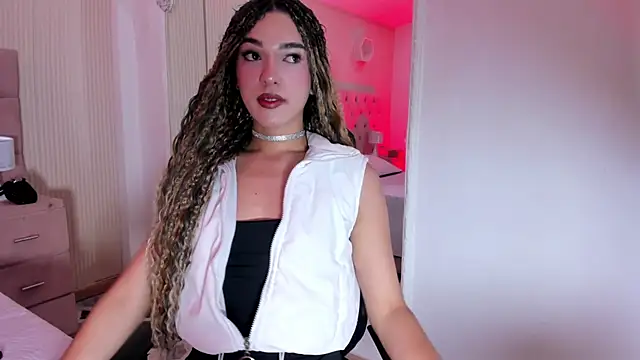 Snapshot of MarilynDupont chatting on 10.22.25 MarilynDupont online show from 10.22.25