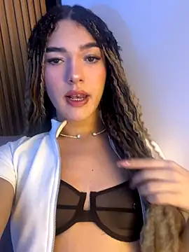 Snapshot of MarilynDupont chatting on 10.29.25 MarilynDupont online show from 10.29.25